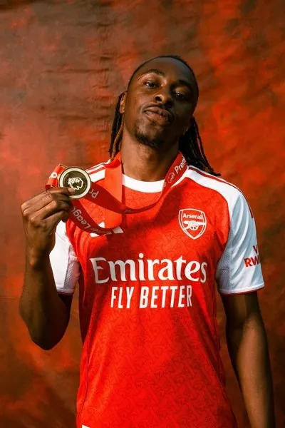 2of32To buy official Arsenal pictures visit Arsenal Pics