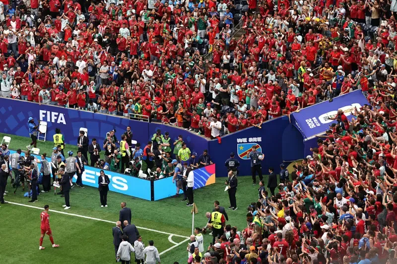 Cristiano Ronaldo walks off pitch