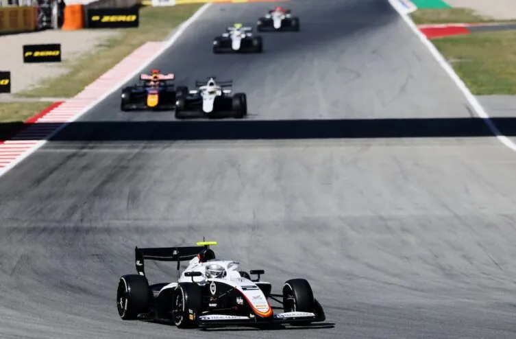 Barcelona – Qualifying: Third consecutive pole position for Théophile Naël