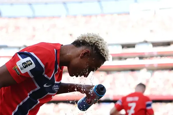 Antonio Nusa #20 of Norway cools off