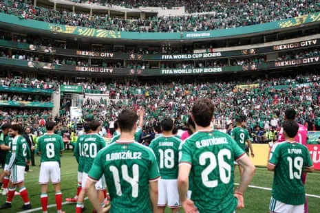 Mexico players applaud fans after Thursday’s victory