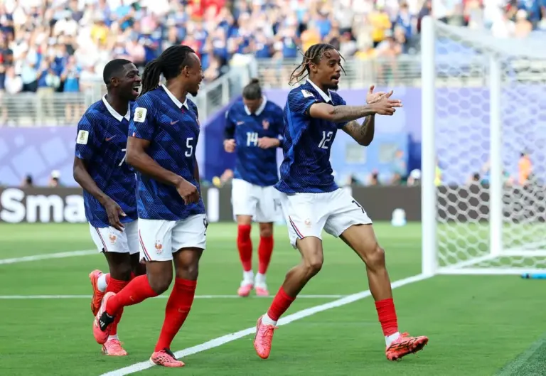Kylian Mbappé at the double as France swat aside Sweden in World Cup masterclass