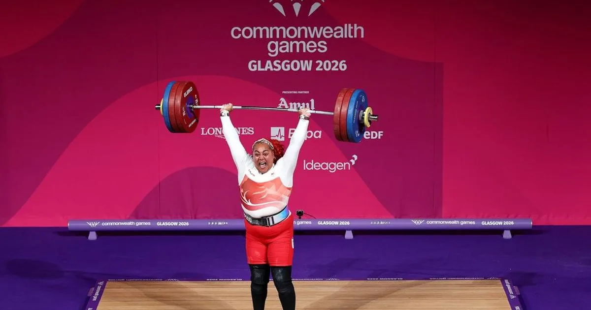 England's Campbell retains Commonwealth weightlifting title