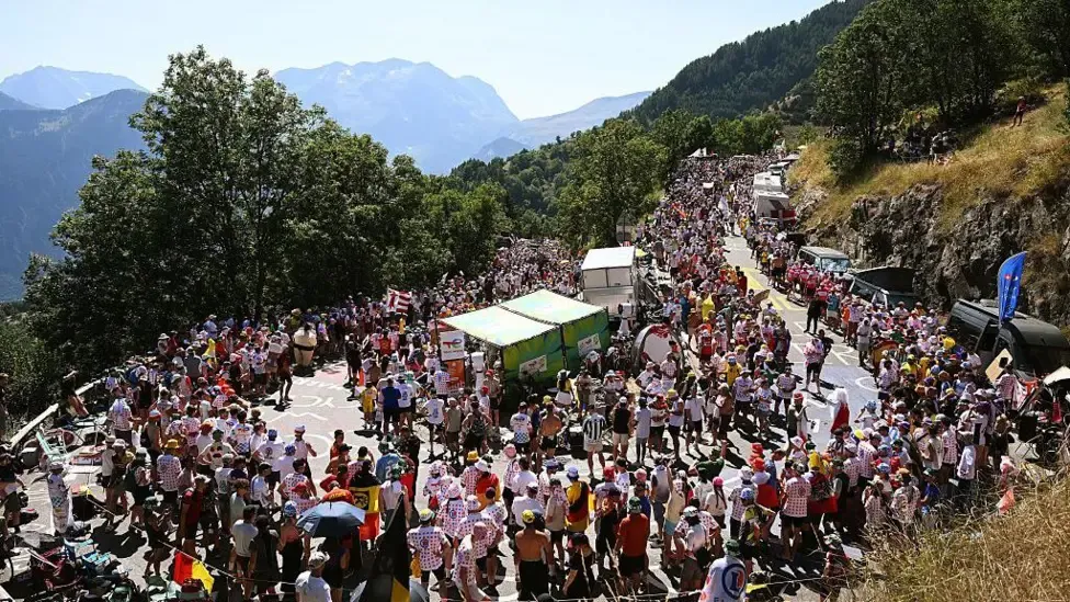 Tour de France 2026: Alpe d'Huez fans