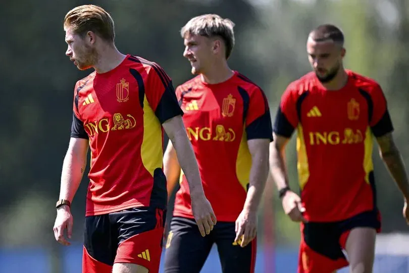 Belgium's Kevin De Bruyne, Belgium's Alexis Saelemaekers and Belgium's Zeno Debast pictured during a training session of Belgian national soccer team Red Devils, on Tuesday 07 July 2026 in their base camp, home of the Seattle Sounders, Renton, Seattle, USA. The Rode Duivels - Diables Rouges qualified for the knockout stage of the 2026 FIFA World Cup, where they'll meet Spain in the round of 8 on July 10th. BELGA PHOTO DIRK WAEM (Photo by DIRK WAEM / BELGA MAG / Belga / AFP via Getty Images)