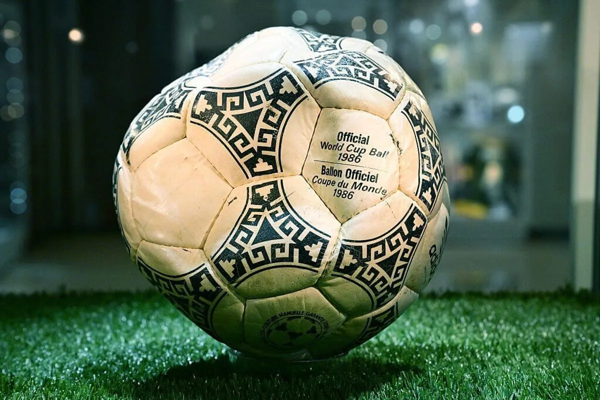 The Soccer Ball Used for Diego Maradona’s ‘Hand of God’ World Cup Goal Sells for $3.35 Million at Auction - Smithsonian Magazine