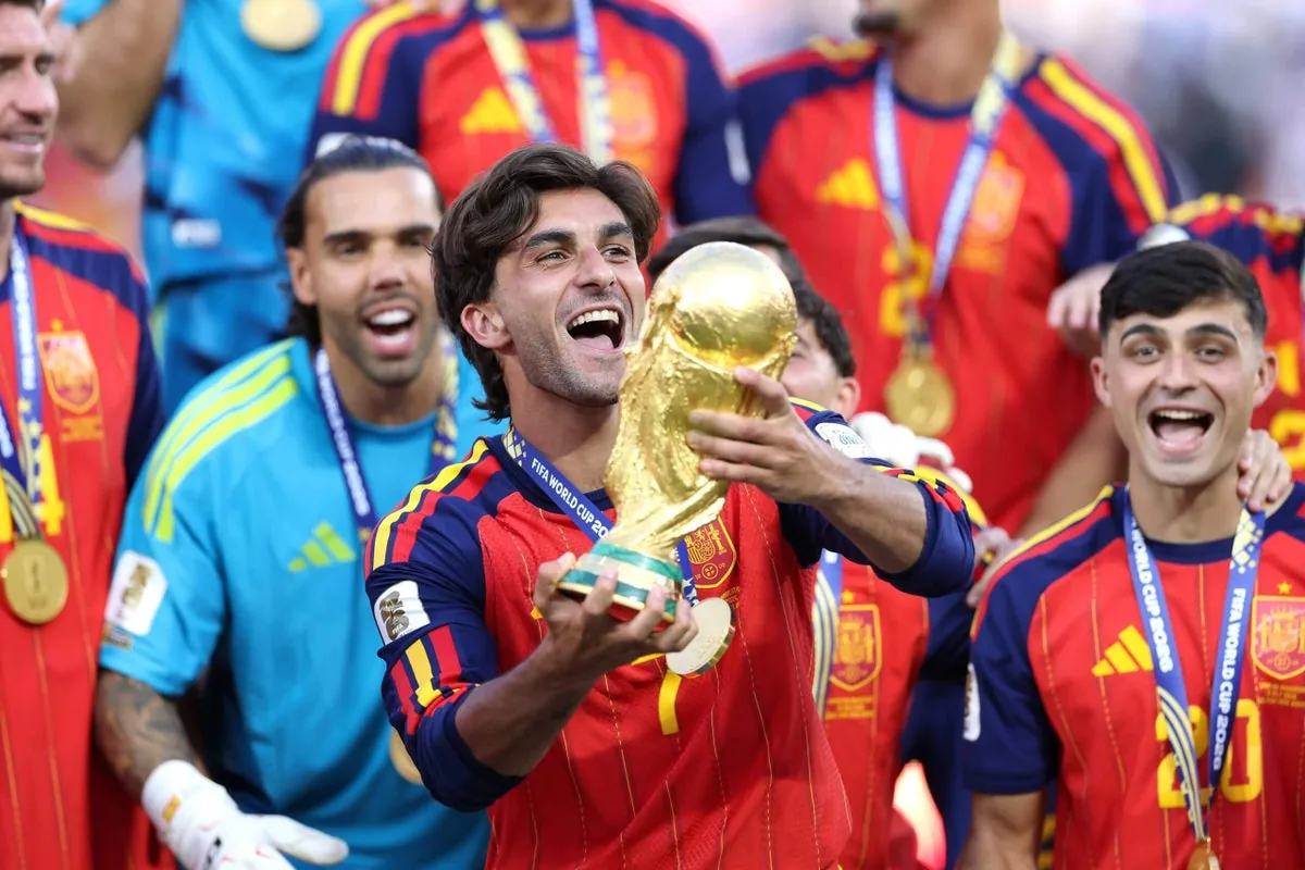 Transfer news: PSG sign Ferran Torres from Barcelona for about £43m
