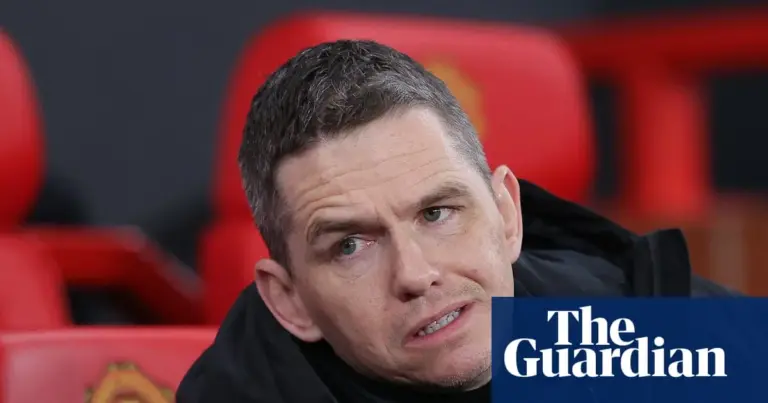 Women's Super League: Manchester United boss Marc Skinner leaves role