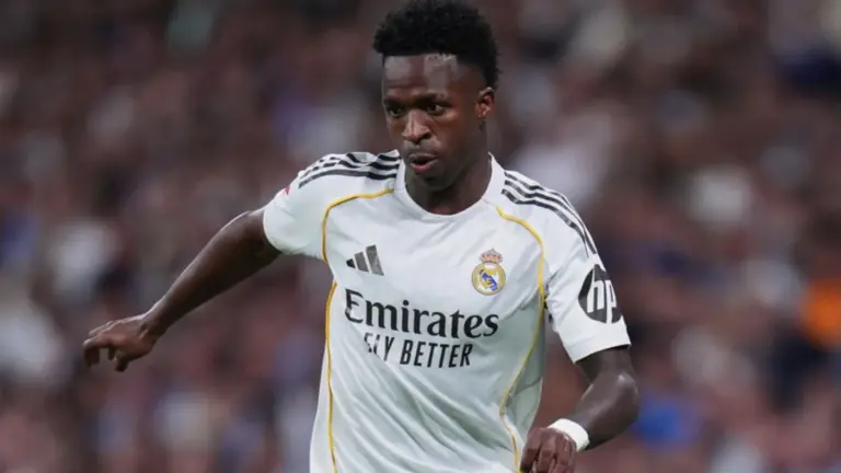 Florentino Pérez gives Vinicius the same as Cristiano Ronaldo at Real Madrid and raises doubts