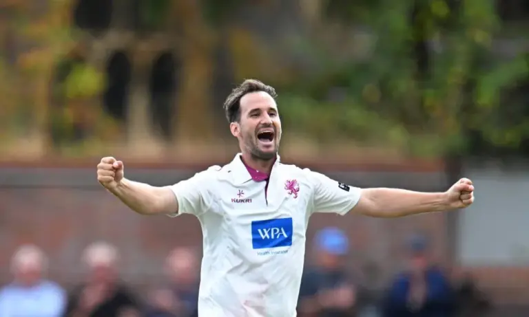 County Championship: Title-chasing Somerset struggle at Yorkshire