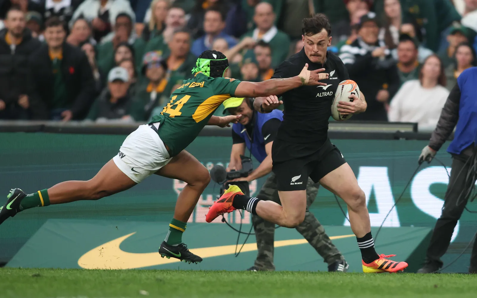 All Blacks winger Leroy Carter in action against the Springboks.
